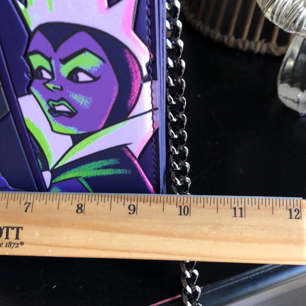Disney LOUNGEFLY VILLAINS Crossbody Bag - Picture 16 of 16